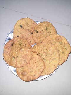 મેથીની ફરસી પૂરી (Methi Farsi Puri Recipe In Gujarati) રેસીપી મુખ્ય ફોટો