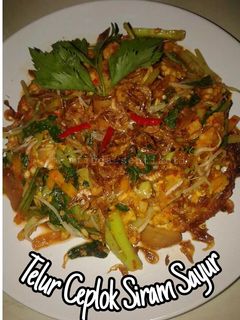 Foto resep Telur Ceplok Siram Sayur