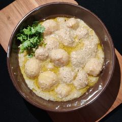 A picture of ALOO DUM in WHITE GRAVY...