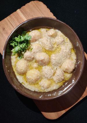 A picture of ALOO DUM in WHITE GRAVY...