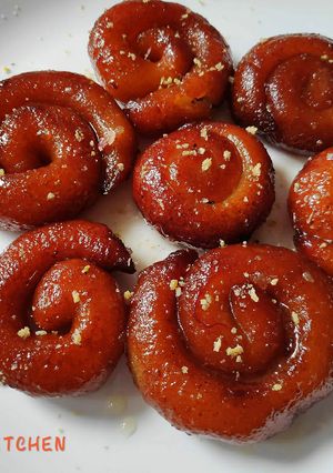 मावा जिलेबी (mava jalebi recipe in marathi) रेसिपी चे मुख्य फोटो 