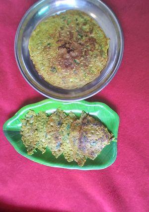 લીલા લસણ ના ચીલા (Green Garlic Chila Recipe in Gujarati) રેસીપી મુખ્ય ફોટો
