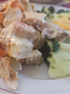 Una foto de Salpicón de pollo, papa y boniato