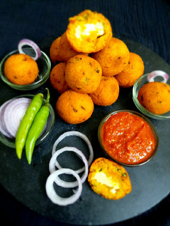 ரவா சீஸ் பால்ஸ்(rava cheese balls recipe in tamil) செய்முறை முக்கிய புகைப்படம்