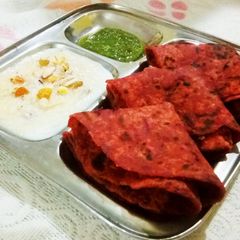 A picture of Beetroot paratha.