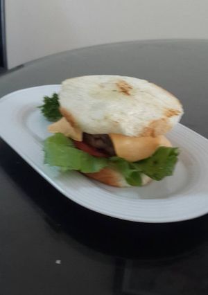 Hình của món Bánh mì kẹp ham bò.