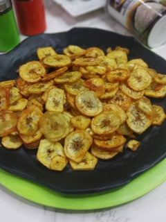 केले के चिप्स (kele ke chips recipe in Hindi) रेसिपी मुख्य फोटो