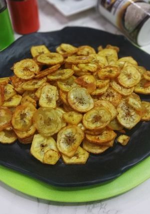 केले के चिप्स (kele ke chips recipe in Hindi) रेसिपी मुख्य फोटो