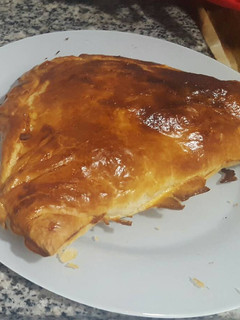 Una foto de Hojaldre de jamón y queso