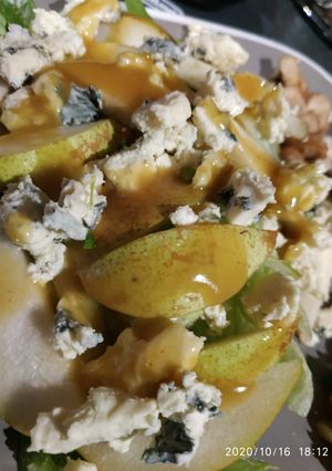 Körtés, roquefortos saláta recept fotója