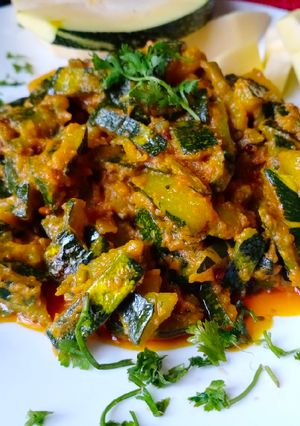 काशीफल के छीकल की सब्जी (kashifal ke chilke ki sabzi recipe in Hindi) रेसिपी मुख्य फोटो