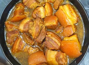 Hình của món Thịt kho nước dừa, ngũ vị.
