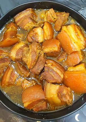 Hình của món Thịt kho nước dừa, ngũ vị.