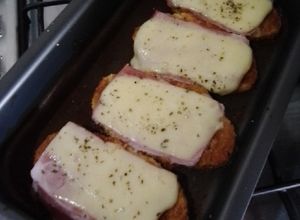 Foto de Parmegiana de empanado de frango (nuggets)