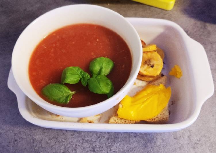 Recette de Rapide 🌺 Soupe de tomate et à côté