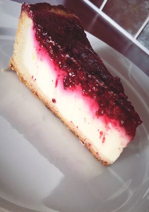Una foto de Tarta austríaca de crema y frambuesas 🍰