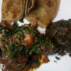 A picture of Kuku paka/Chapati laini/Mchicha wa nazi #teamcontest #taarab #coastaltheme (#maindish).
