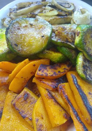 Una foto de Verduras asadas en la Planchetta
