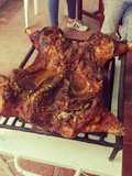 Lechón al horno de barro