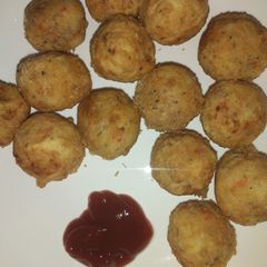 A picture of Yam balls.