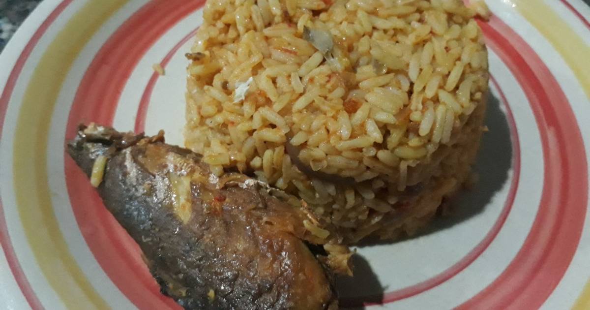 Jollof rice and fried fish Recipe by Lois Ekeleme Cookpad