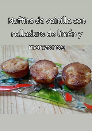 Una foto de Muffins de manzana, mascabo y harina integral