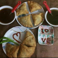 A picture of Perfect samosas.