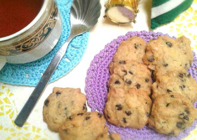 Vanila chocochip almond cookies