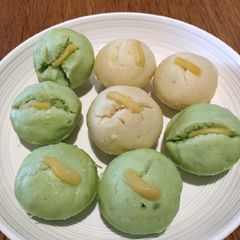 A picture of Puto Cheese.
