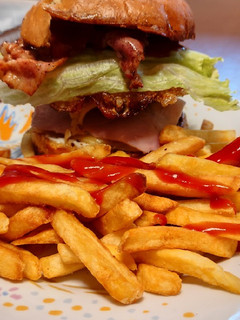 Φωτογραφία της συνταγής Δίπατο μπέργκερ 🍔 για γερά σαγόνια !!