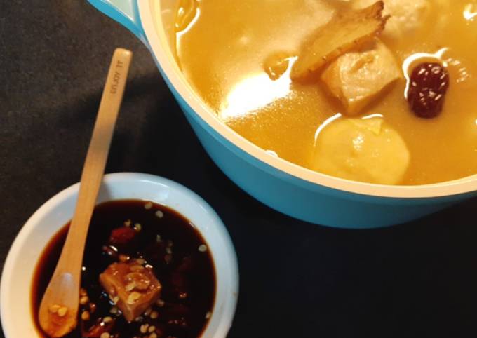 Taiwanese Sesame Oil Chicken Soup 台式麻油土雞湯 食譜成品照片