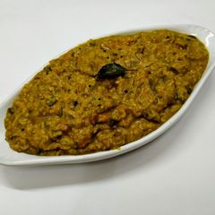 A picture of Vendakkai Kathirikai Kadayal (Mashed Okra & Brinjal Curry).