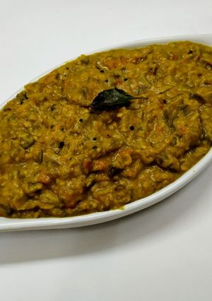 A picture of Vendakkai Kathirikai Kadayal (Mashed Okra & Brinjal Curry).
