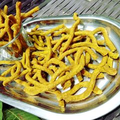 A picture of Garlic Gathiya.