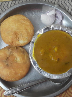 खस्ता कचौड़ी (khasta kachori recipe in Hindi) रेसिपी मुख्य फोटो