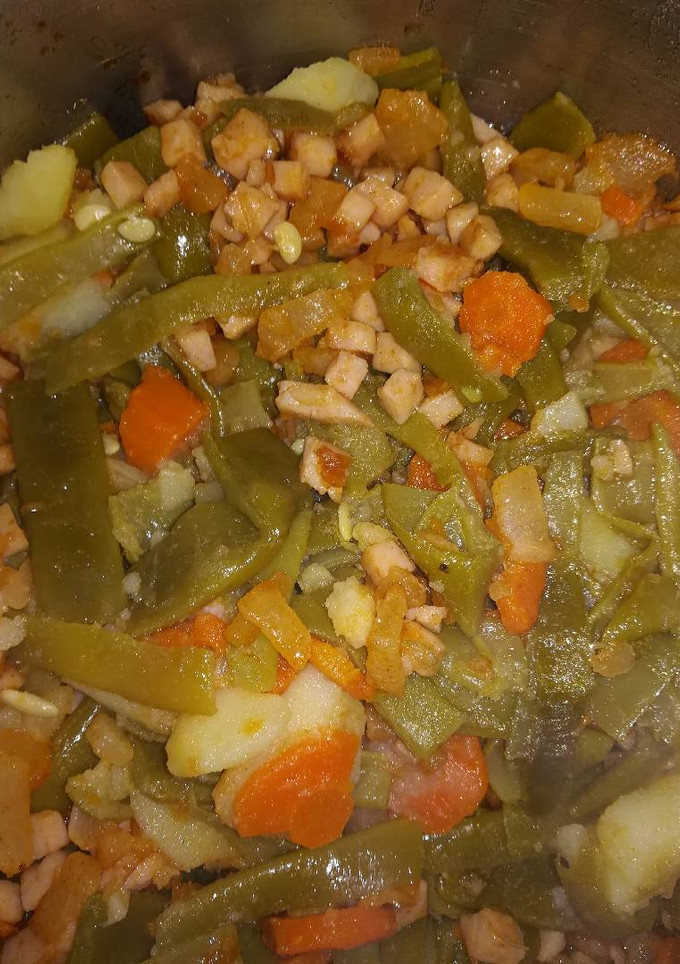 Una foto de Alubias verdes con nabo y pechuga de pavo