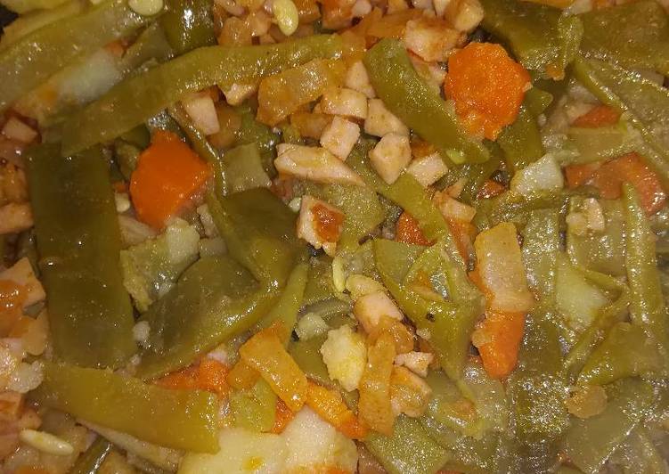 Alubias verdes con nabo y pechuga de pavo