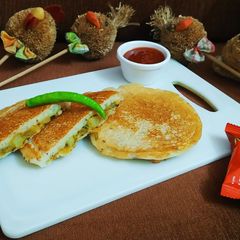 A picture of Stuffed Semolina Pancake.