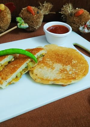 A picture of Stuffed Semolina Pancake.
