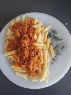 Una foto de Macarrones con picada de chorizo