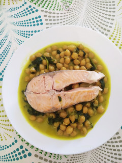 Una foto de Garbanzos al curry con leche de coco