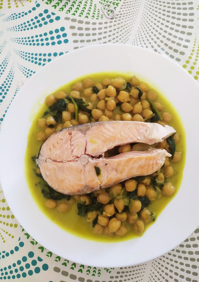 Una foto de Garbanzos al curry con leche de coco