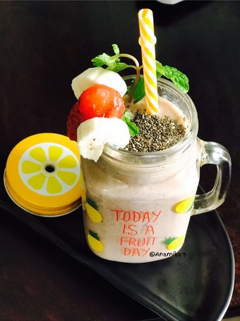 Easy Steps to Prepare Chia-Banana Strawberry Smoothie the Can Spoil the Tongue Really delicious