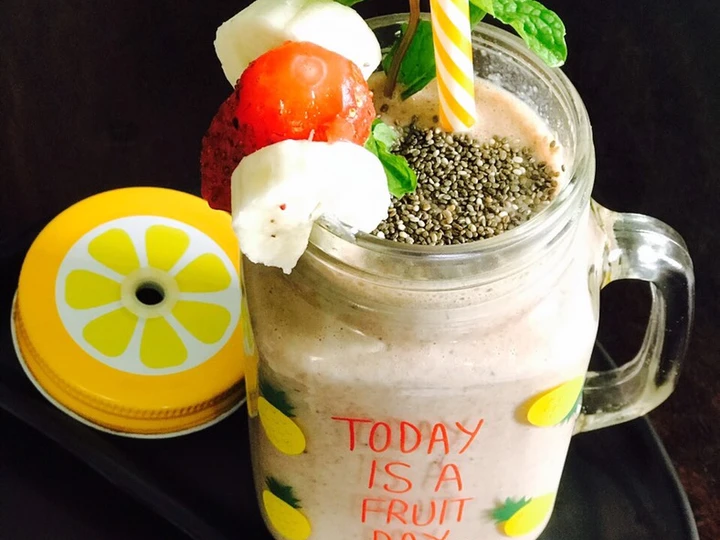 Easy Steps to Prepare Chia-Banana Strawberry Smoothie the Can Spoil the Tongue Really delicious