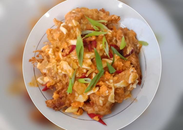 Udang goreng tepung saus telur asin / salted egg prawn