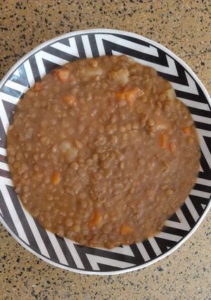Una foto de Sopa de lentejas