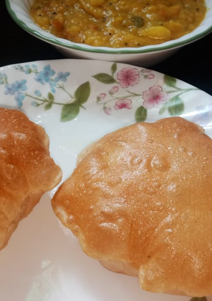 டீ கடை ஹோட்டல் கண்ணாடிபெட்டி பூரி (poori recipe in tamil) செய்முறை முக்கிய புகைப்படம்