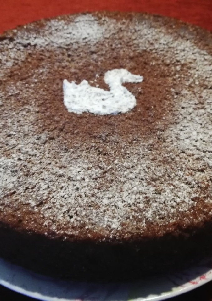 Una foto de Bizcocho esponjoso de chocolate y naranja 🍫🥧🍊