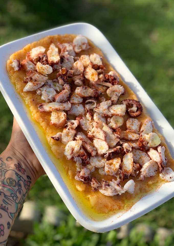 Una foto de Pulpo a la gallega con puré