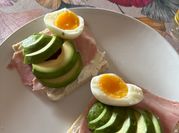 Une photo de toast brunch